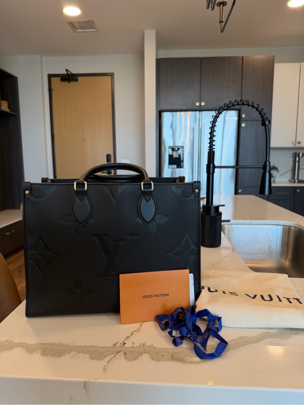 Louis Vuitton OnTheGo (OTG) MM